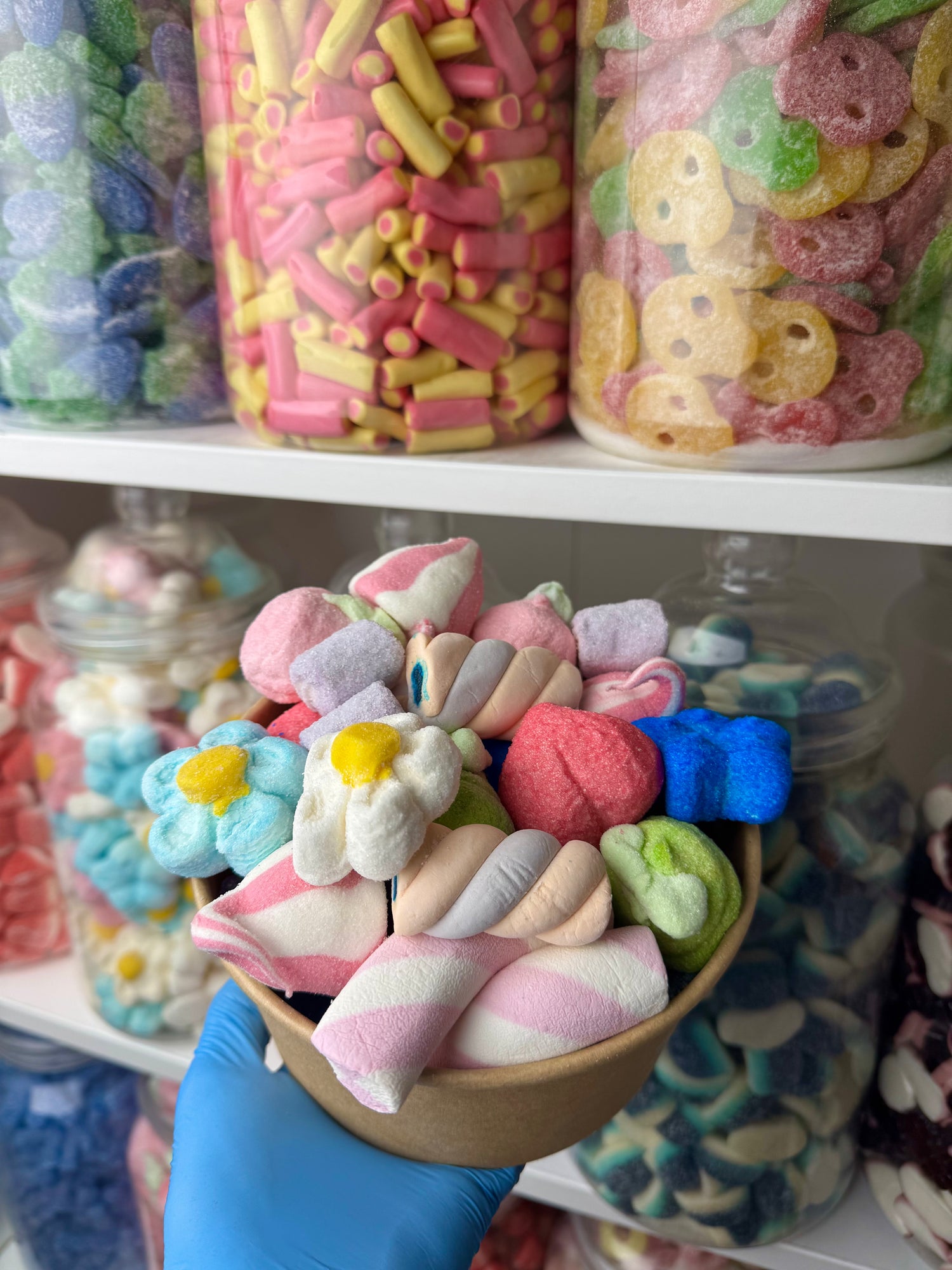 CANDY SALAD BOWL - INCLUDES 1 SAUCE BOTTLE