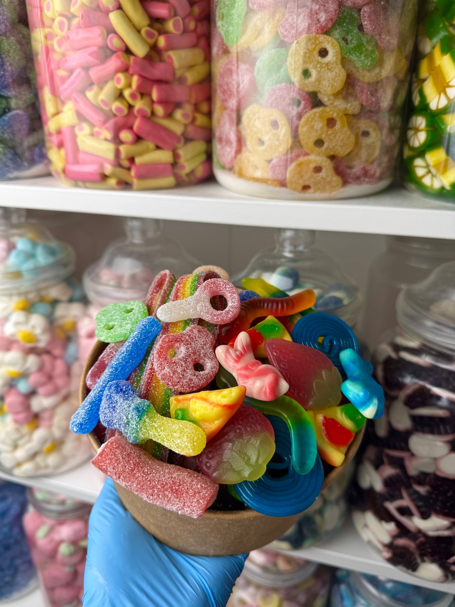 CANDY SALAD BOWL - INCLUDES 1 SAUCE BOTTLE