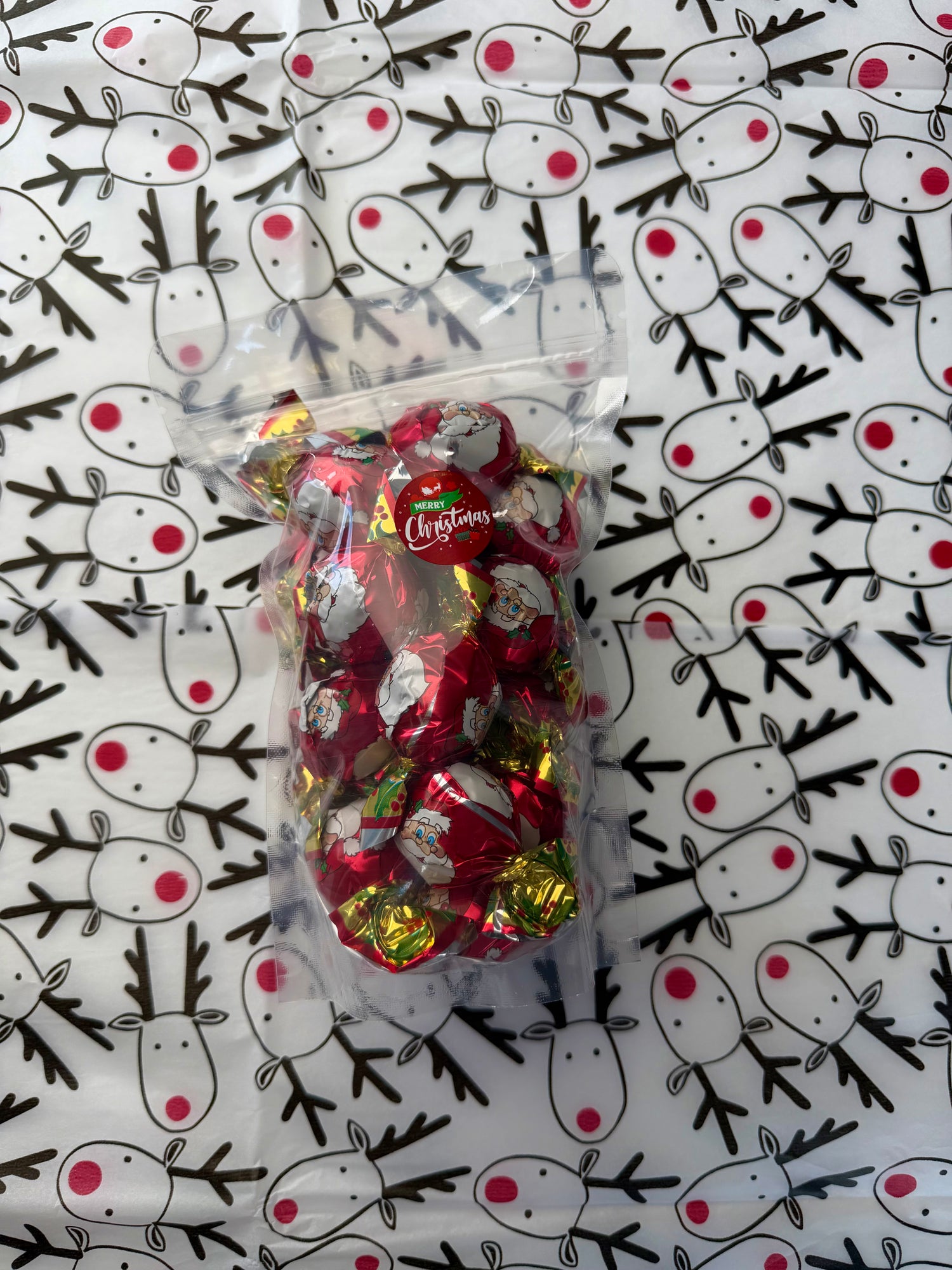 CREME FILLED MILK CHOCOLATE SANTA TWISTS